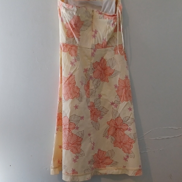 The Limited Yellow Dress for Special Occasions - Picture 7 of 10